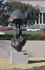 Elmo V, 1962,&nbsp;Bronze,&nbsp;75 x 41 x 27 inches,&nbsp;ed. IV/IV